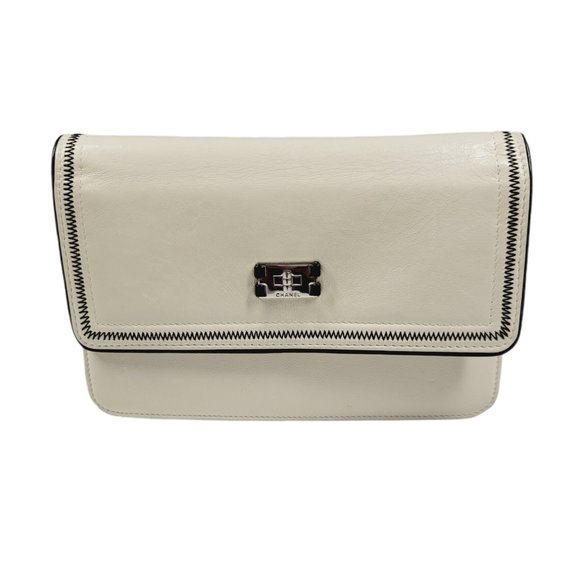 Chanel Wallet on a Chain | Cream Clutch - Picture 3 of 9